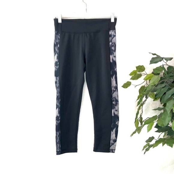 Adidas Climalite Cropped Workout Leggings - Picture 1 of 4
